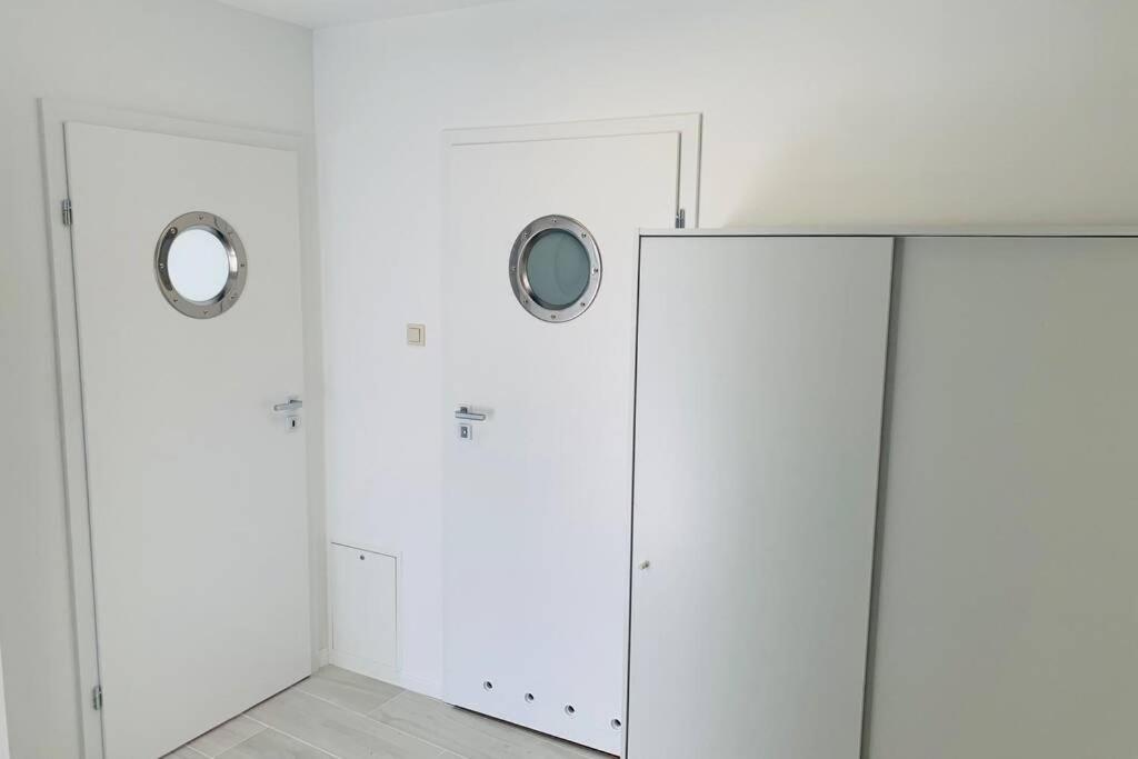 Uroczy Apartament Z Basenem I Kortem Tenisowym Pobierowo Exterior foto